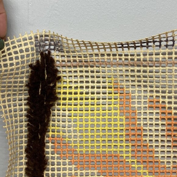 Caron Latch Hook Kit Oak Leaf Pillow  15x15 1978 Vintage Latch Hook Included - Picture 10 of 14